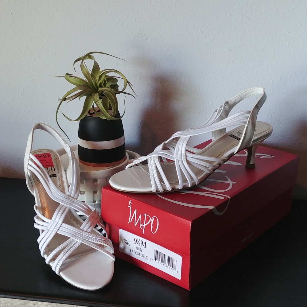 Impo 'Expose' White (low) Sandal/Heels - Picture 5 of 8